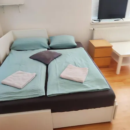 Apartment Royal Falcon Hradec I *