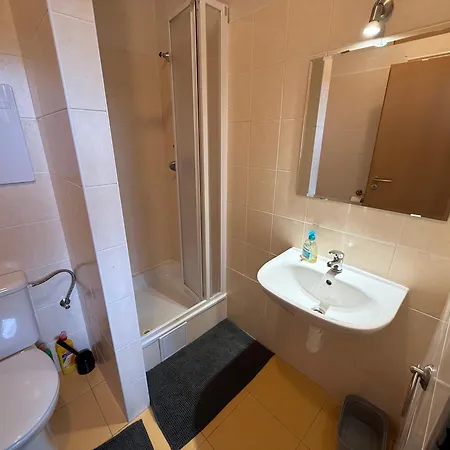 Royal Falcon Hradec I Apartment